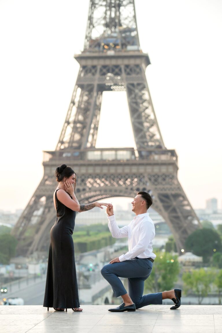Surprise proposal at Trocadéro during Paris morning couple session