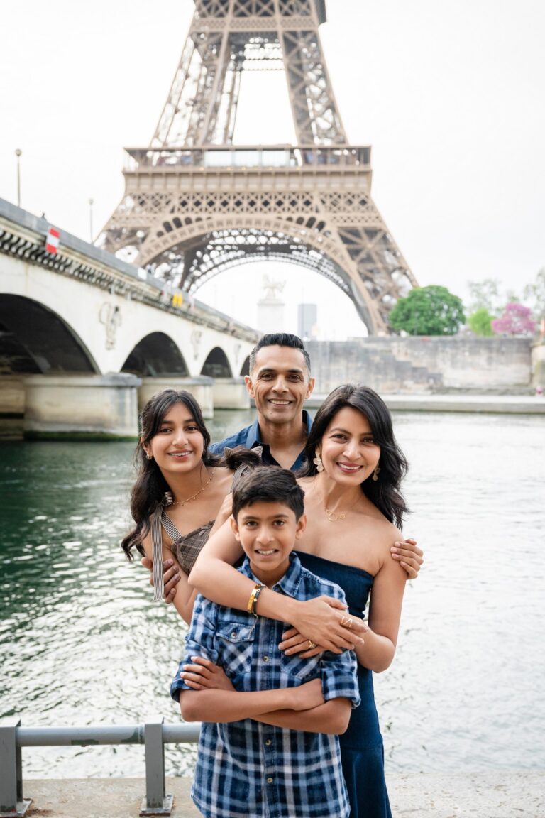 Family photo session Eiffel Tower and Seine River